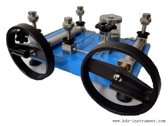 KT106 Hydraulic  comparator