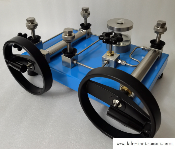 KT106 Hydraulic comparator