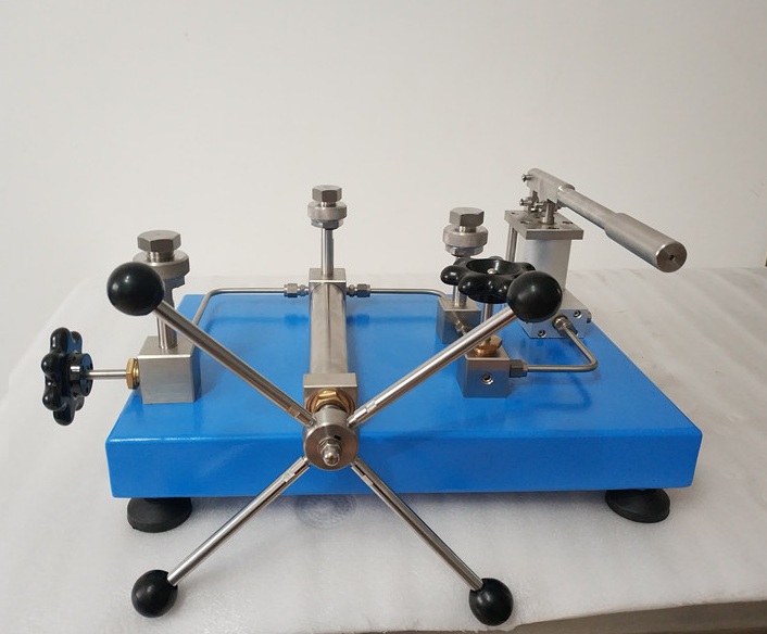 KT20 Pneumatic Comparator