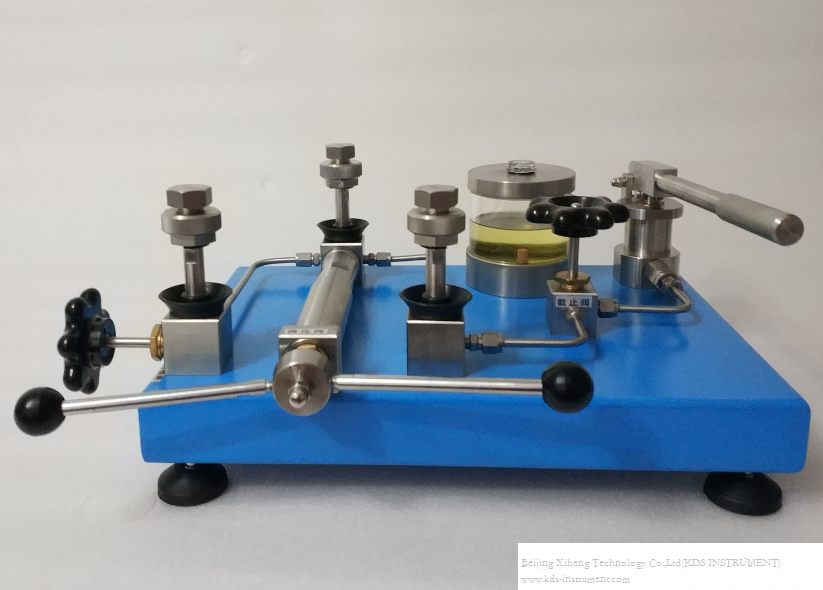 KT100 Hydraulic comparator